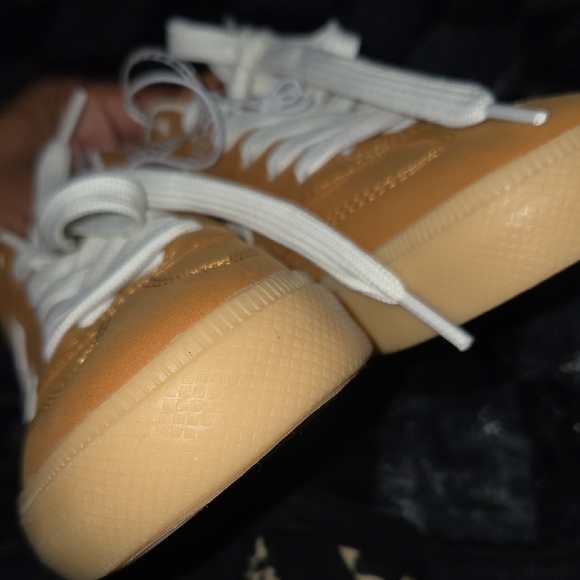 NEW Women's Tan Sneakers - Picture 9 of 12